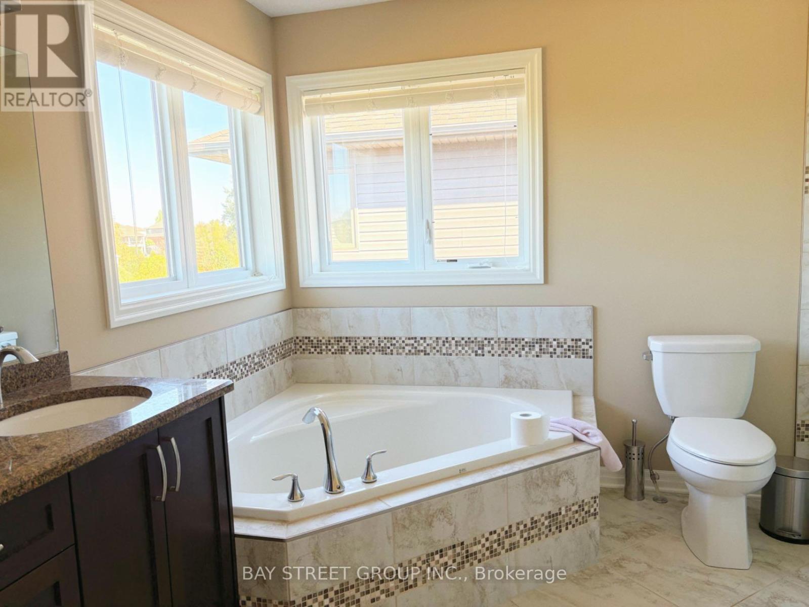 1451 Howlett Circle, London North, ON - Indoor Photo Showing Bathroom