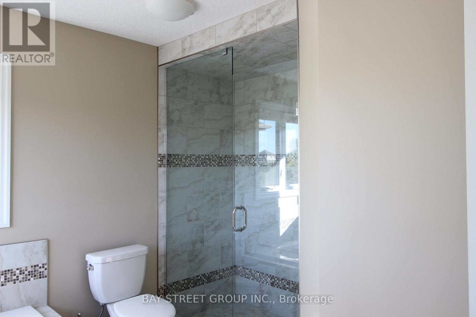 1451 Howlett Circle, London North, ON - Indoor Photo Showing Bathroom