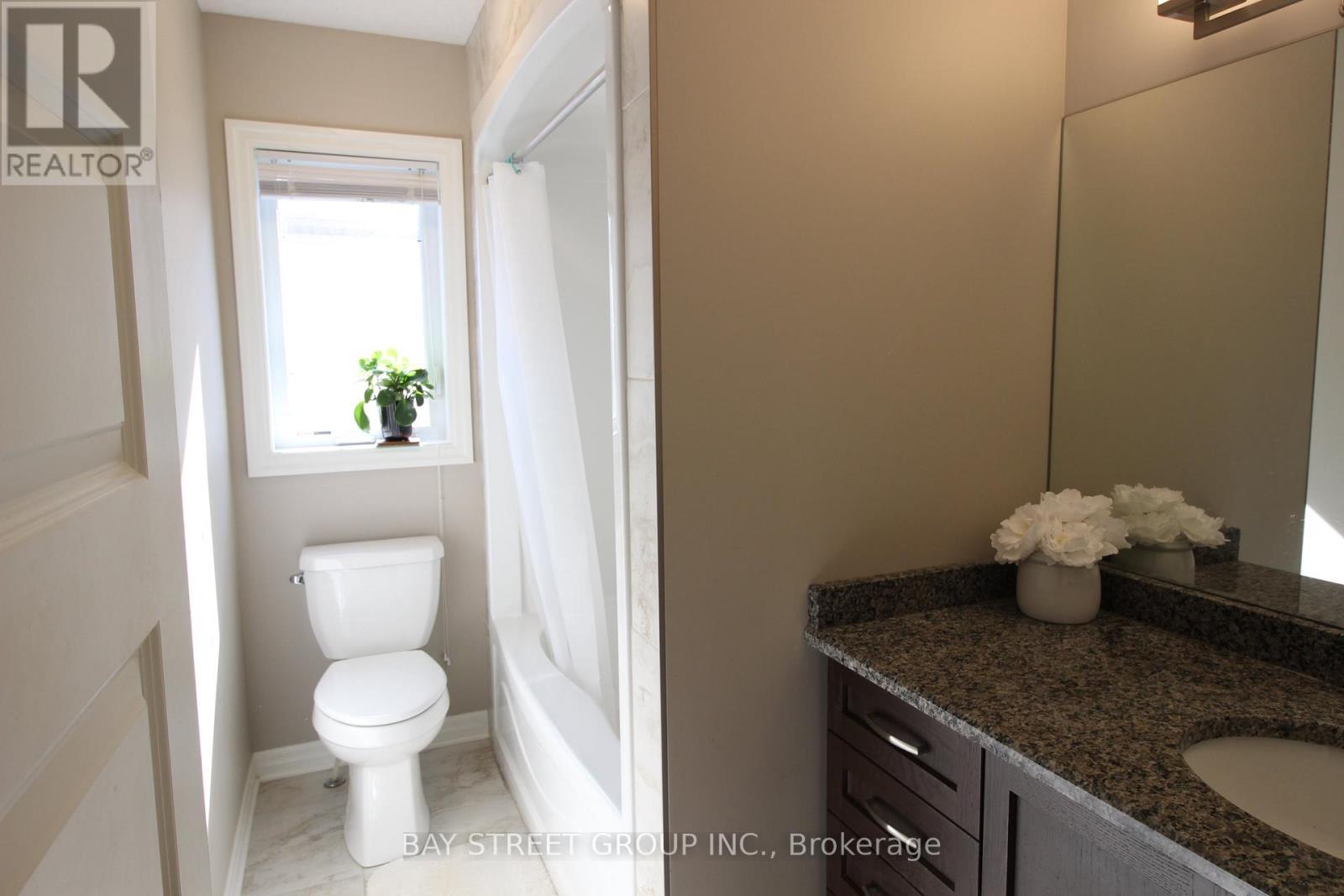 1451 Howlett Circle, London North, ON - Indoor Photo Showing Bathroom