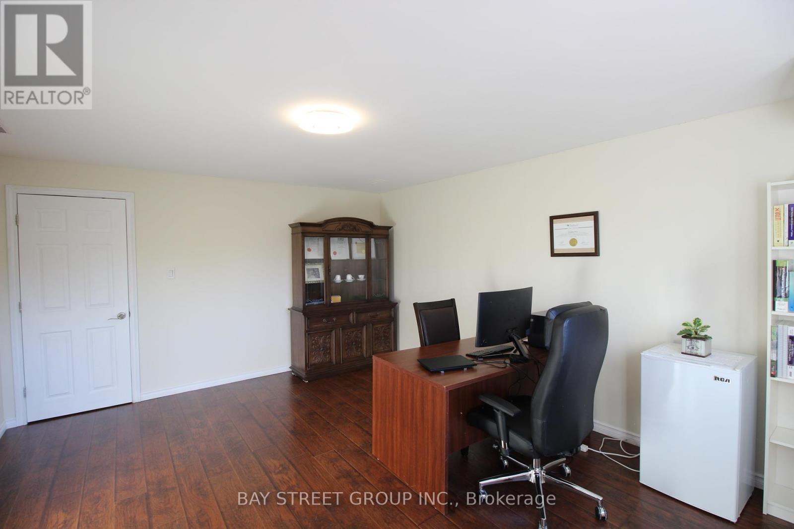 1451 Howlett Circle, London North, ON - Indoor Photo Showing Office
