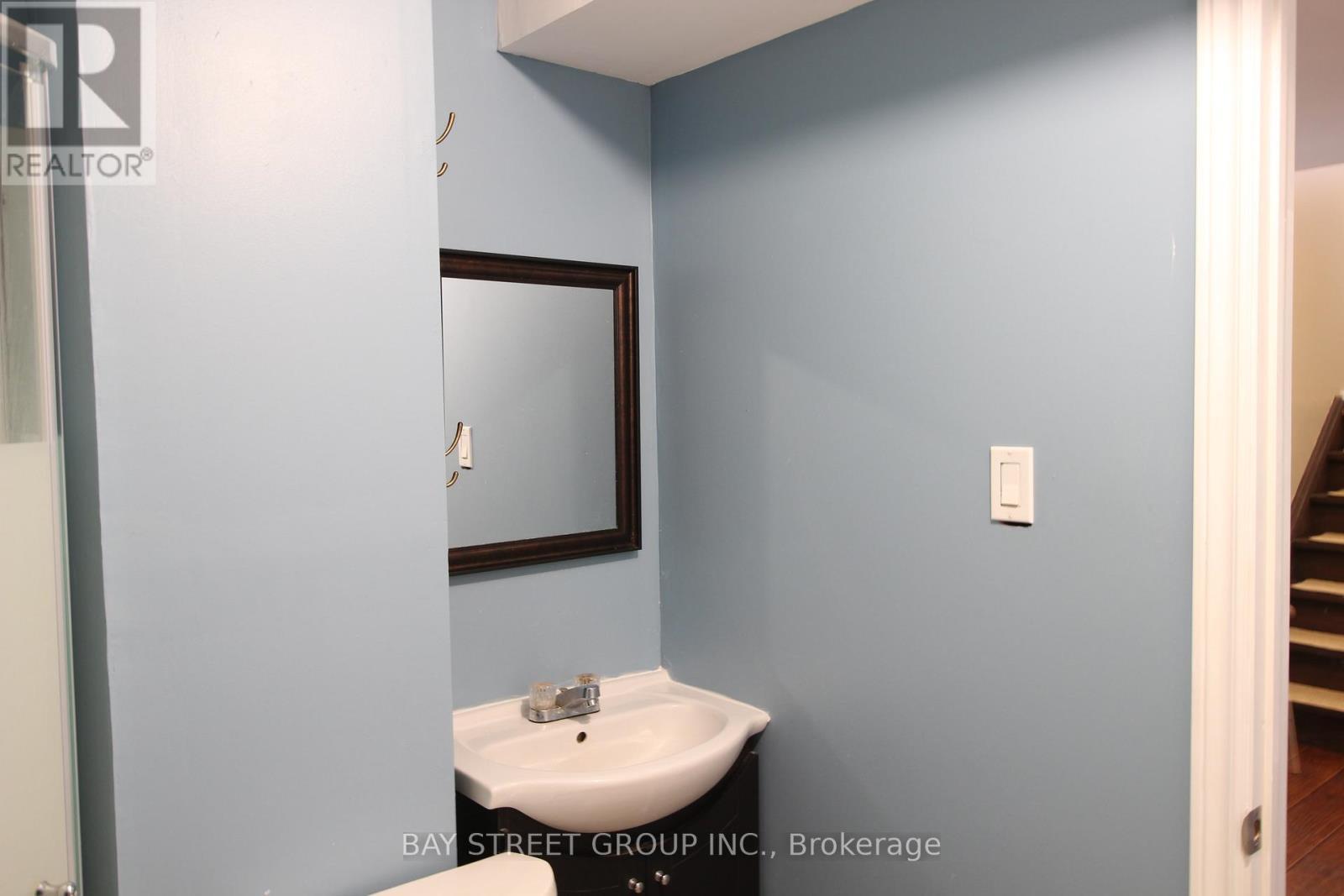 1451 Howlett Circle, London North, ON - Indoor Photo Showing Bathroom