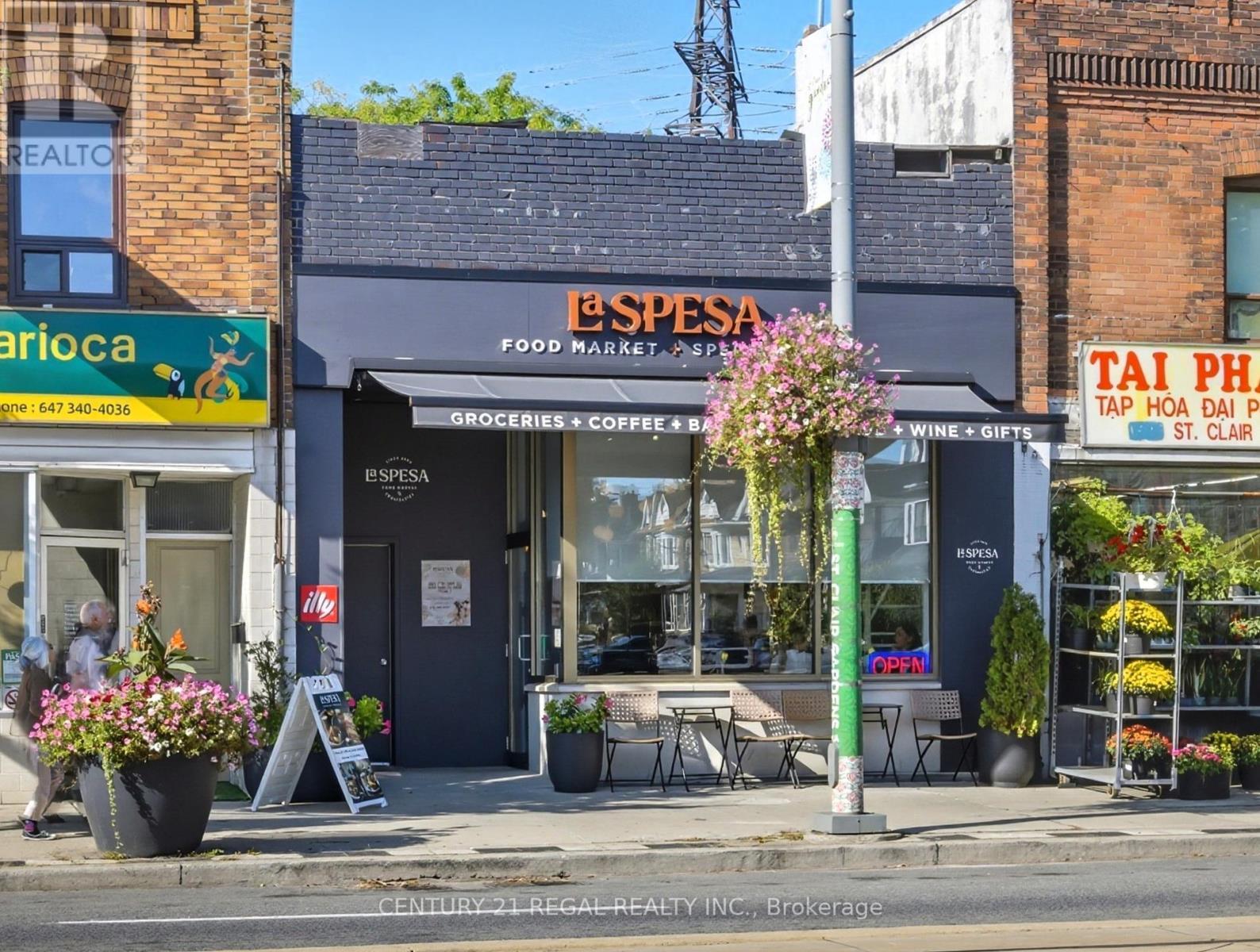 1700 St Clair Avenue W, Toronto, ON