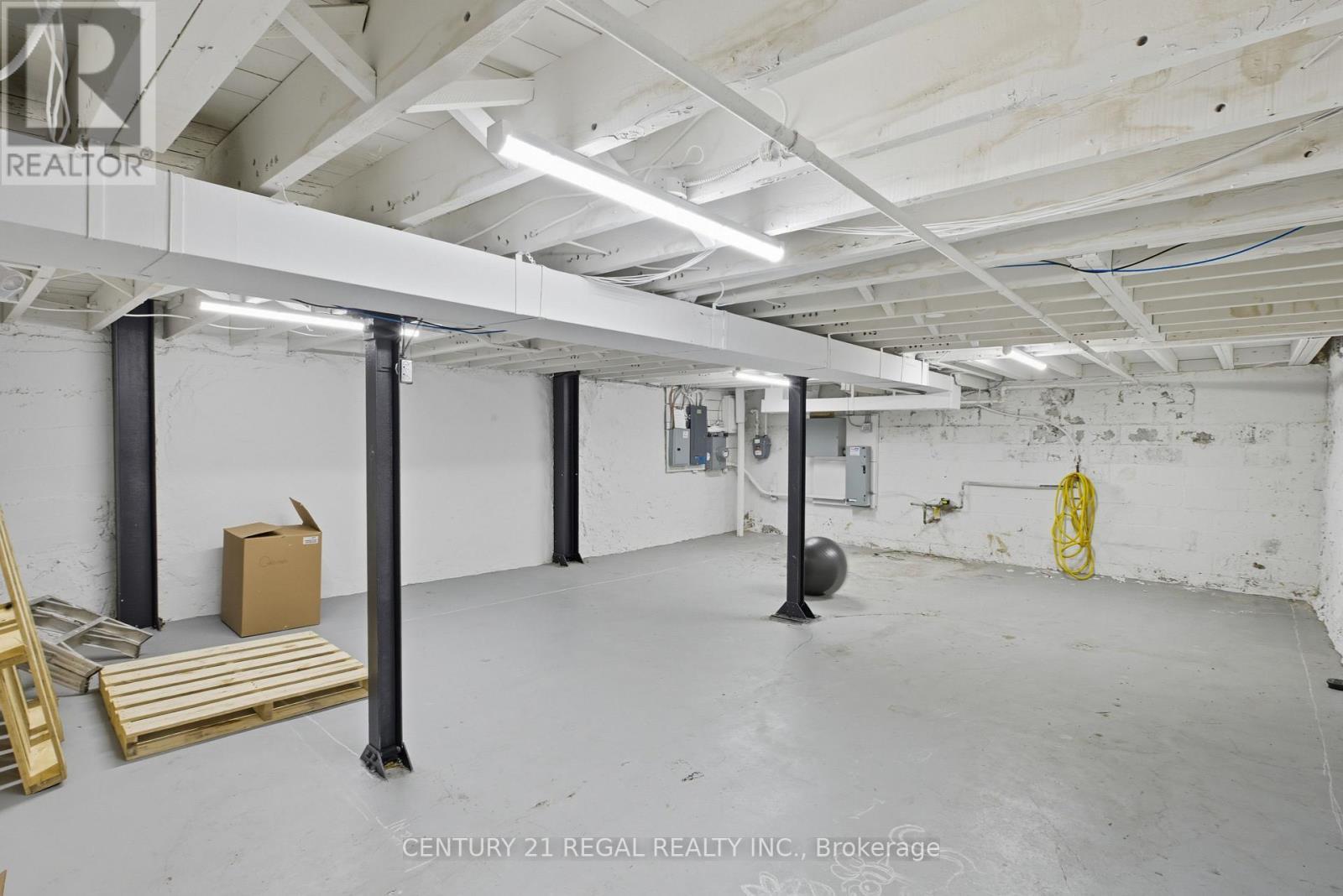 1700 St Clair Avenue W, Toronto, ON