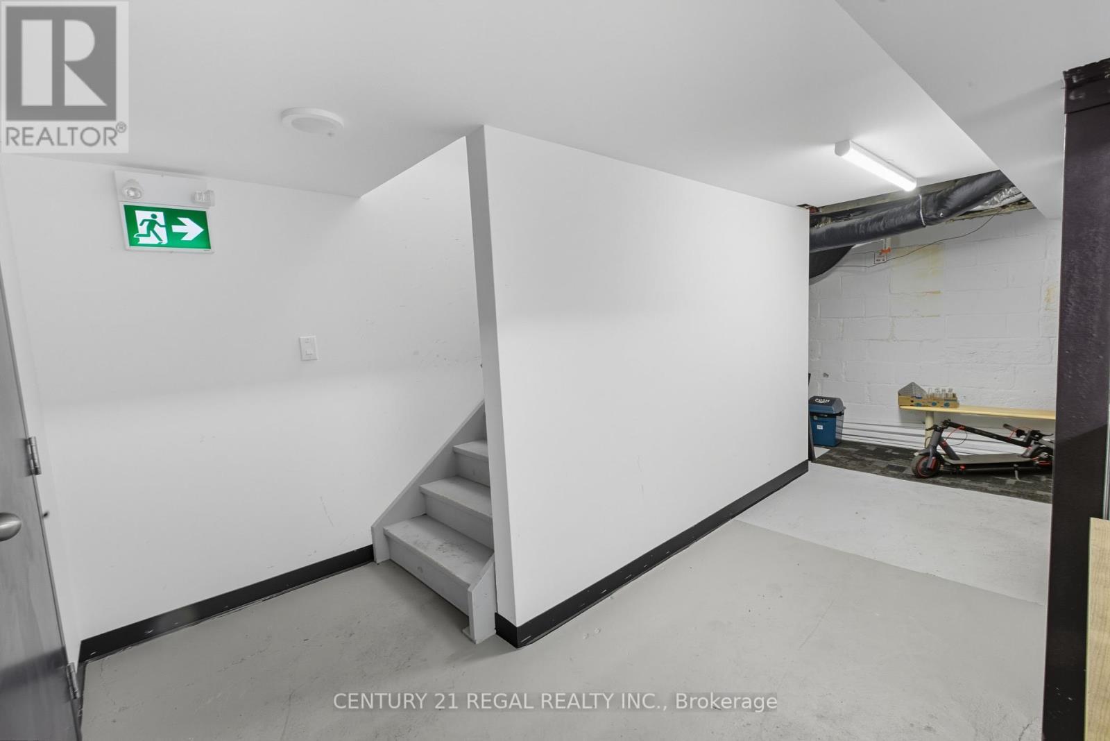 1700 St Clair Avenue W, Toronto, ON