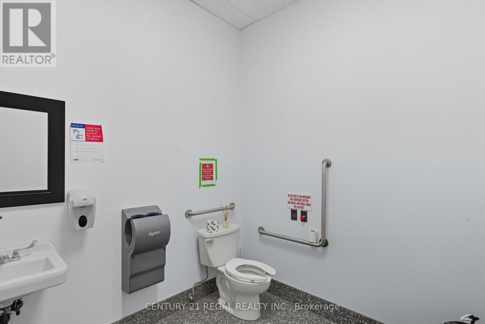 1700 St Clair Avenue W, Toronto, ON