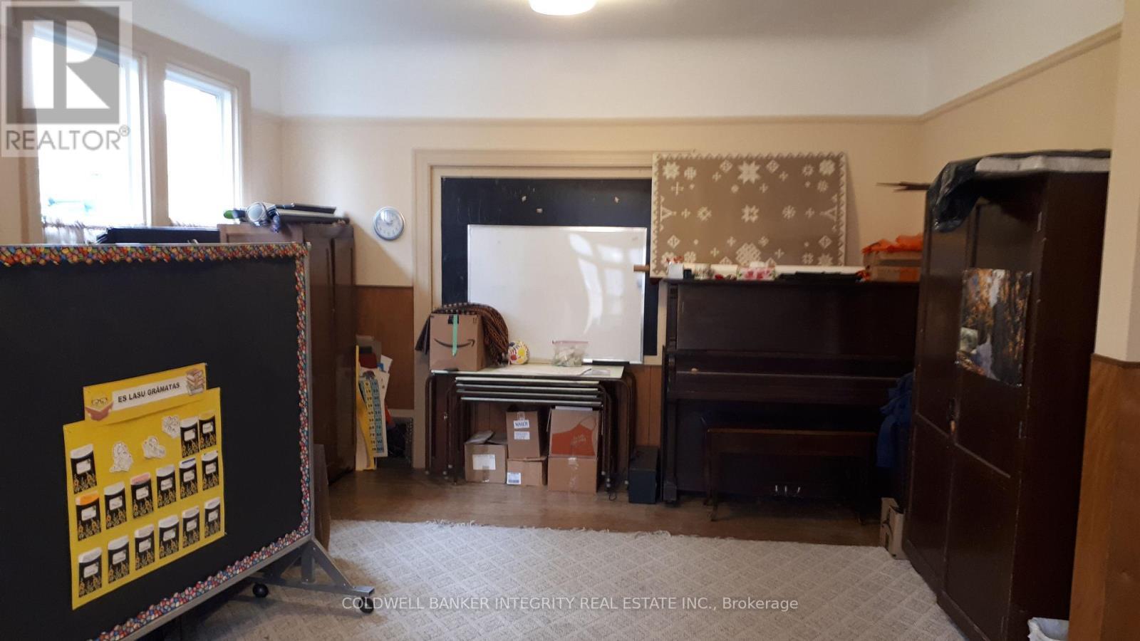 18 Victoria Avenue S, Hamilton, ON