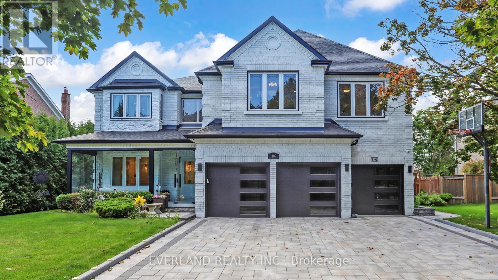 1109 Secretariate Road, Newmarket, ON - Outdoor With Facade