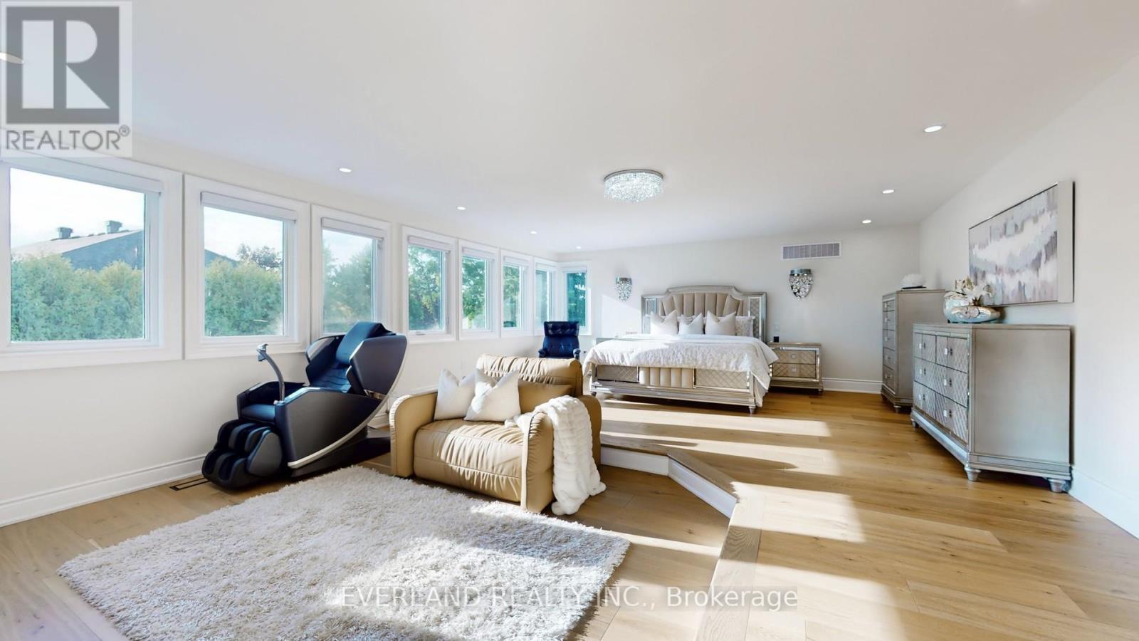 1109 Secretariate Road, Newmarket, ON - Indoor