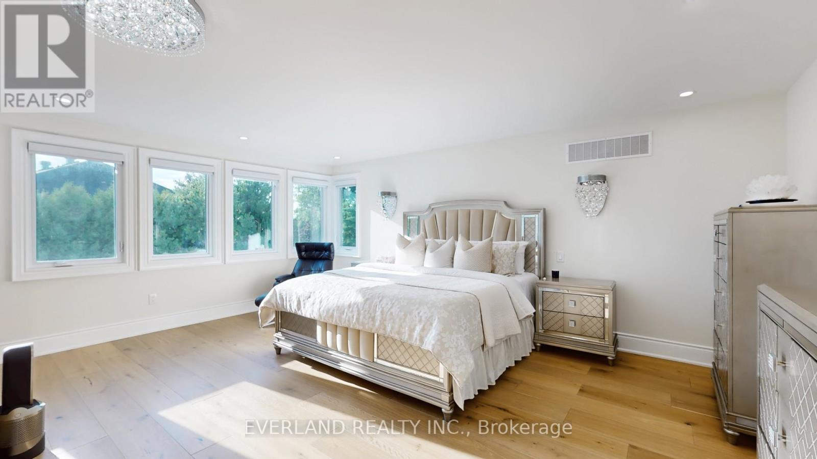 1109 Secretariate Road, Newmarket, ON - Indoor Photo Showing Bedroom