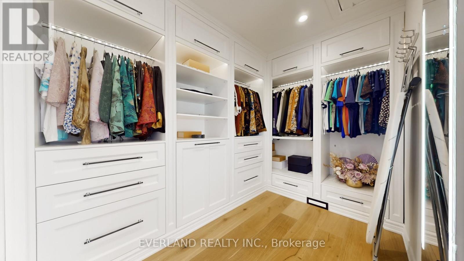 1109 Secretariate Road, Newmarket, ON - Indoor With Storage