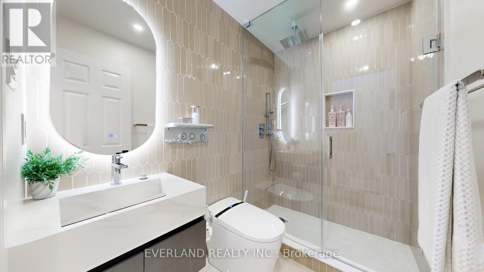 1109 Secretariate Road, Newmarket, ON - Indoor Photo Showing Bathroom