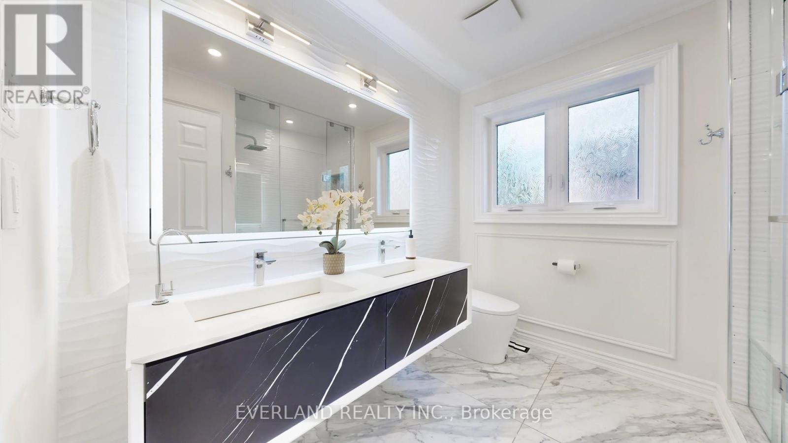 1109 Secretariate Road, Newmarket, ON - Indoor Photo Showing Bathroom