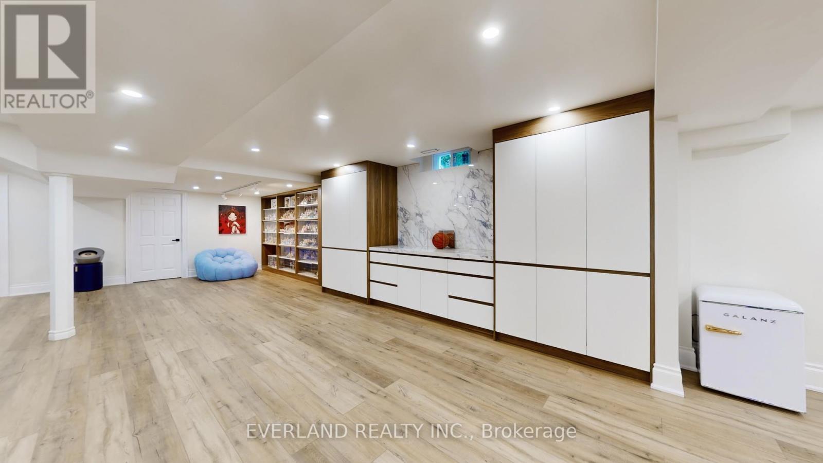 1109 Secretariate Road, Newmarket, ON - Indoor