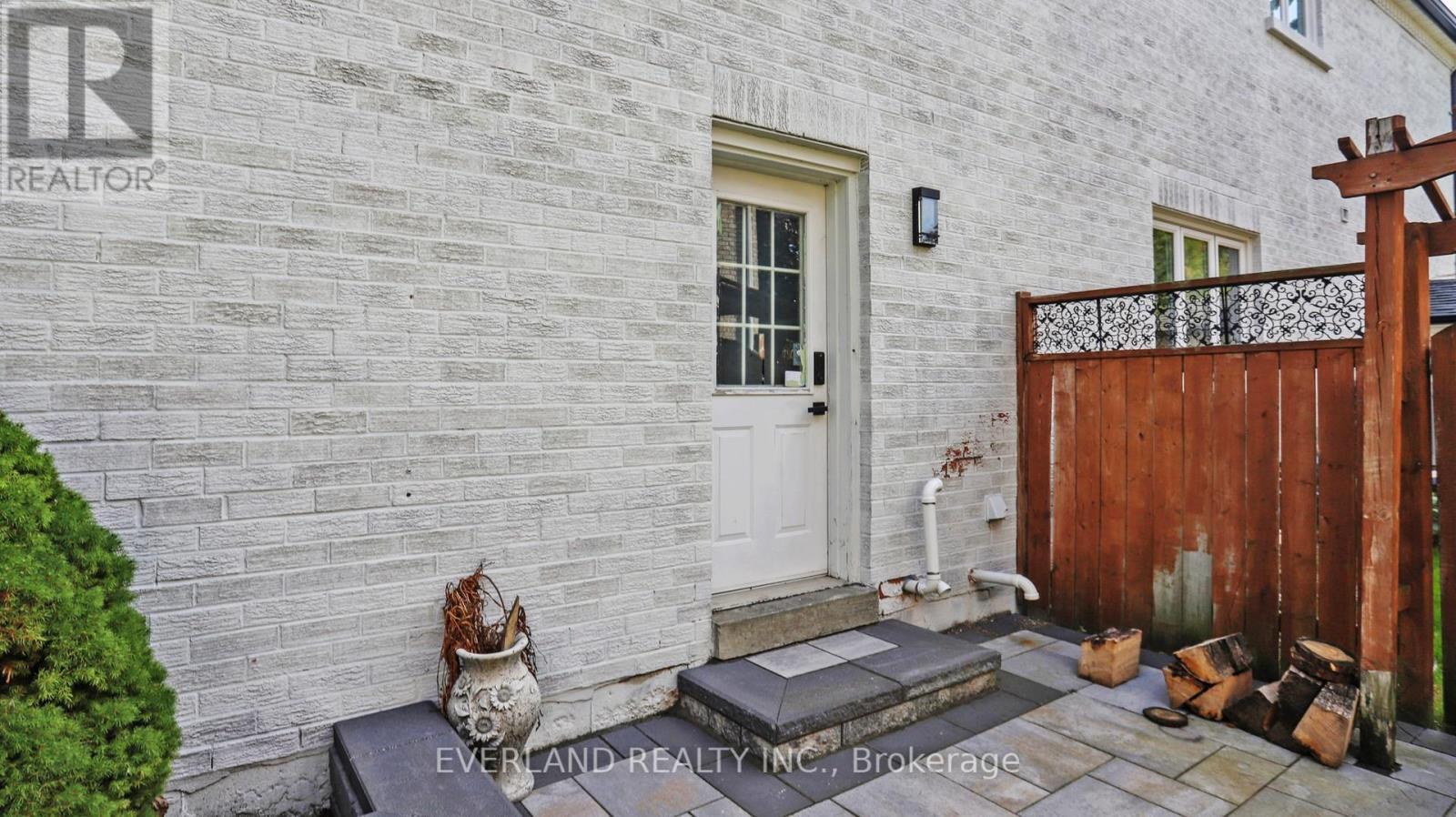 1109 Secretariate Road, Newmarket, ON - Outdoor With Exterior