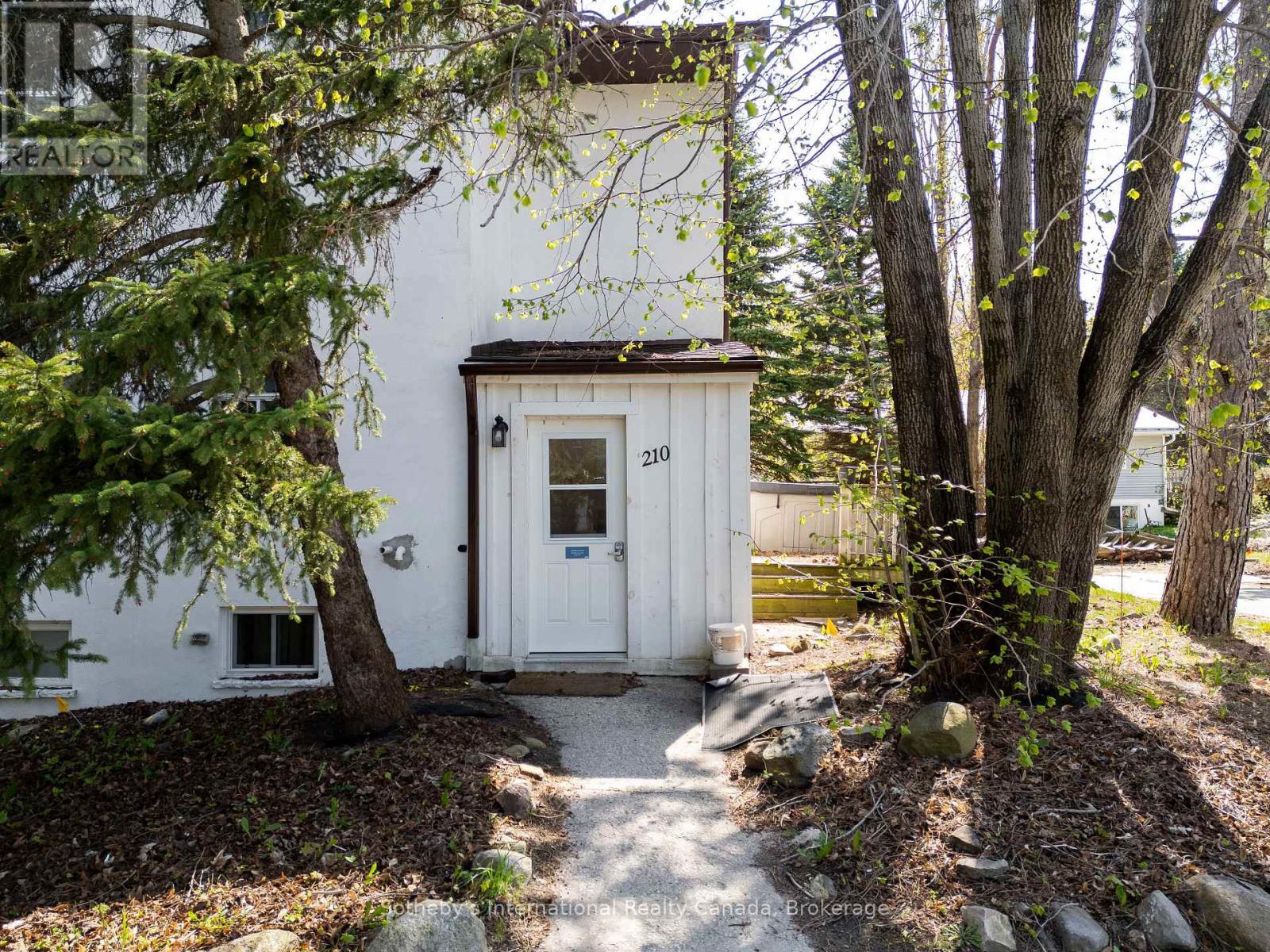 210 Arlberg Crescent, Blue Mountains, ON - Outdoor
