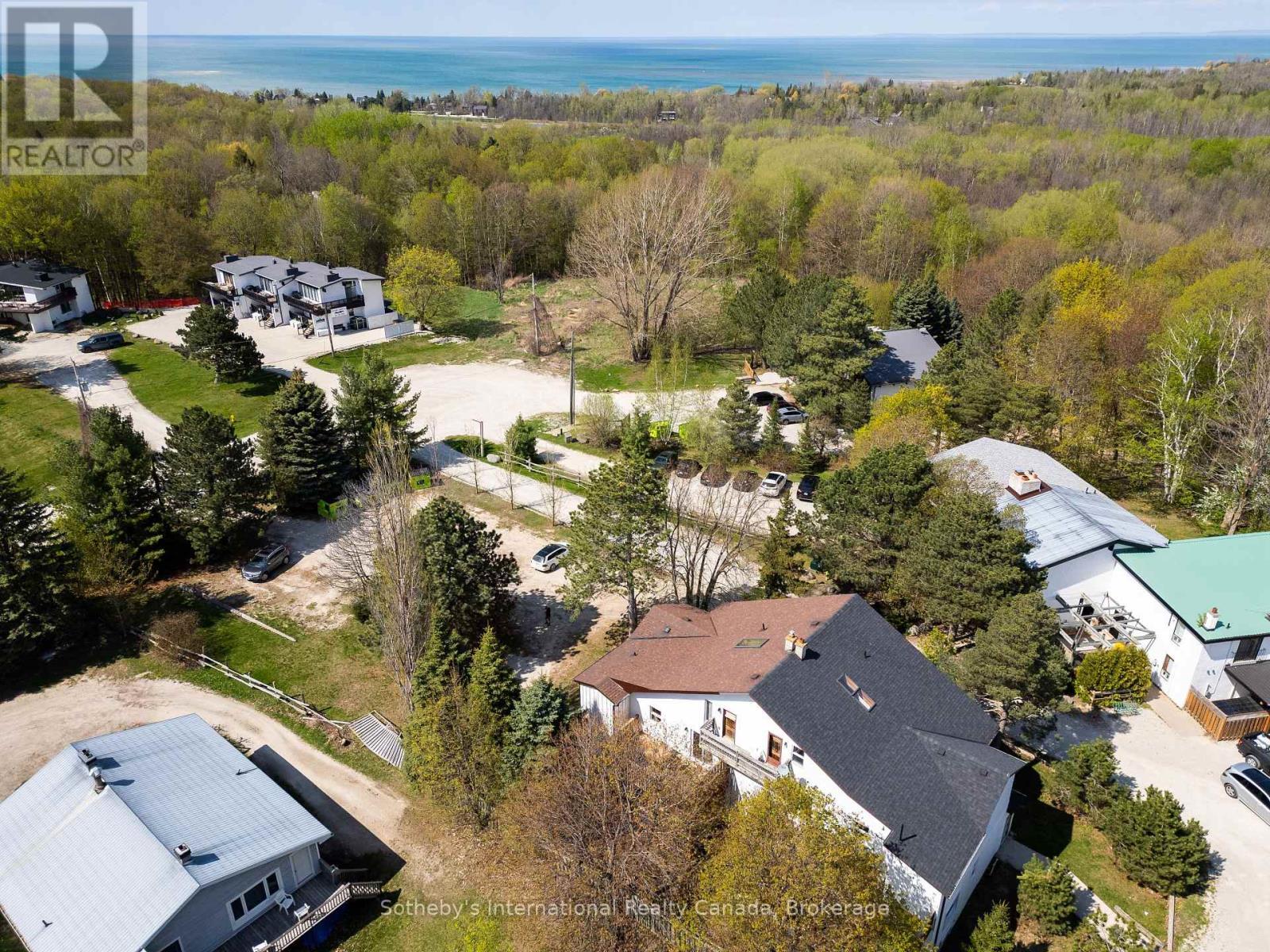 210 Arlberg Crescent, Blue Mountains, ON - Outdoor With View