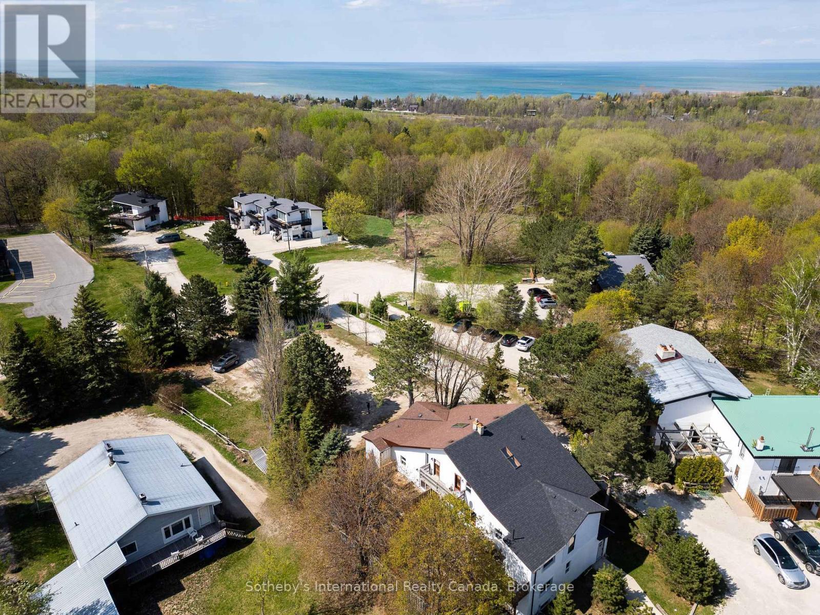 210 Arlberg Crescent, Blue Mountains, ON - Outdoor With View