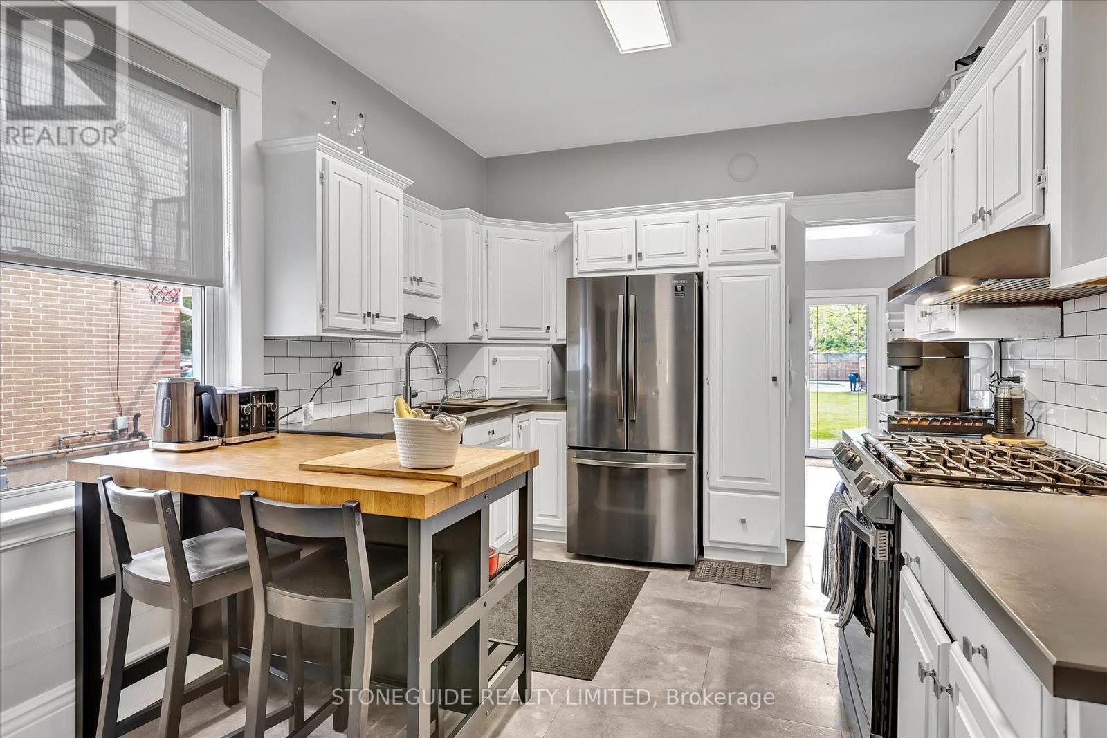 454 Mark Street, Peterborough (Ashburnham Ward 4), ON - Indoor Photo Showing Kitchen