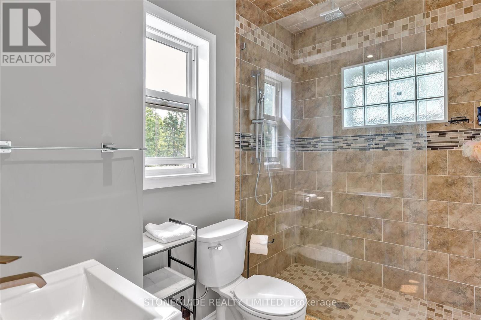 454 Mark Street, Peterborough (Ashburnham Ward 4), ON - Indoor Photo Showing Bathroom