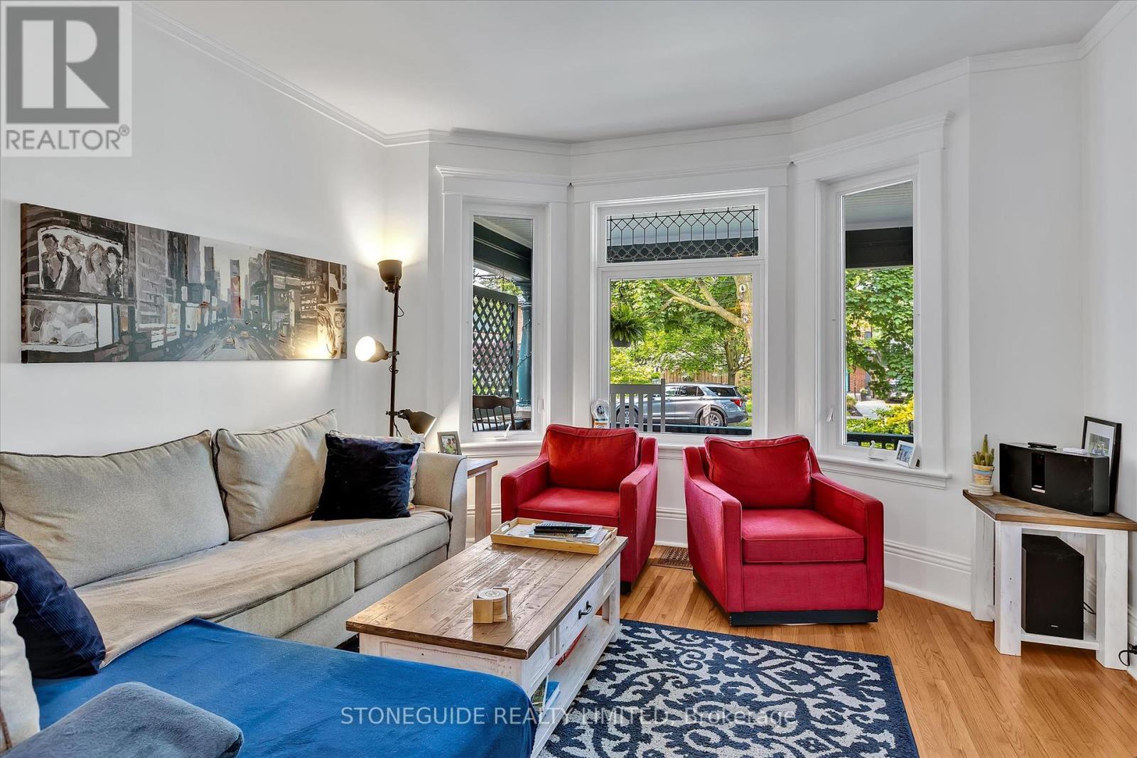 454 Mark Street, Peterborough (Ashburnham Ward 4), ON - Indoor Photo Showing Living Room