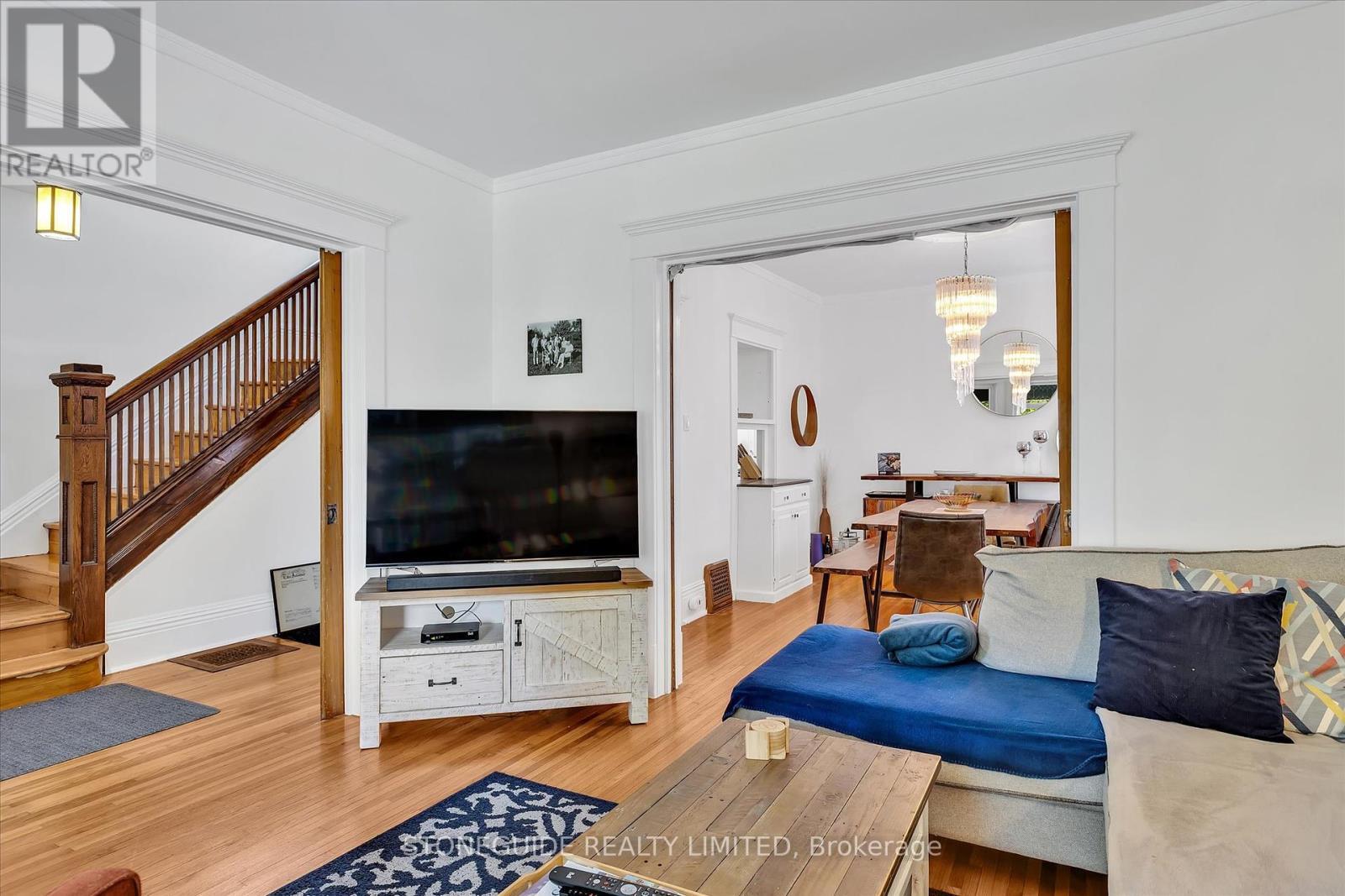454 Mark Street, Peterborough (Ashburnham Ward 4), ON - Indoor Photo Showing Living Room