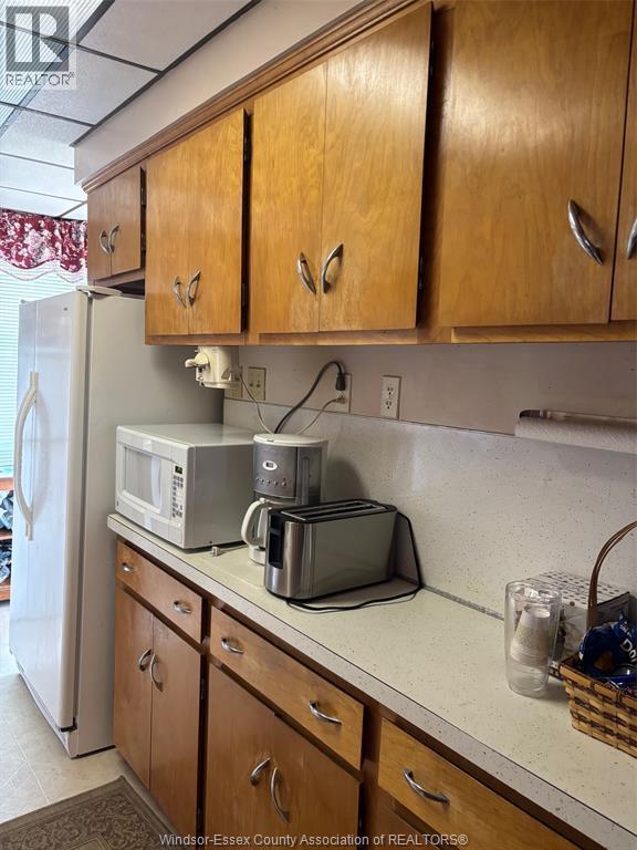 680 Point Pelee Drive, Leamington, ON - Indoor Photo Showing Kitchen