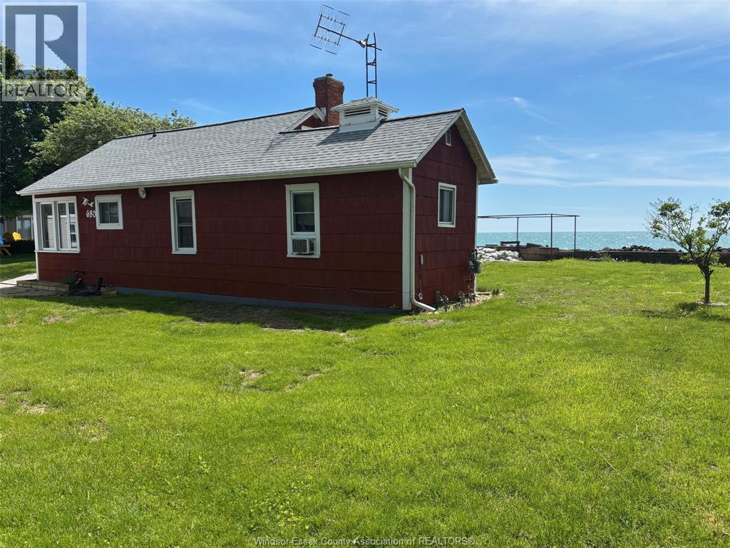 680 Point Pelee Drive, Leamington, ON - Outdoor