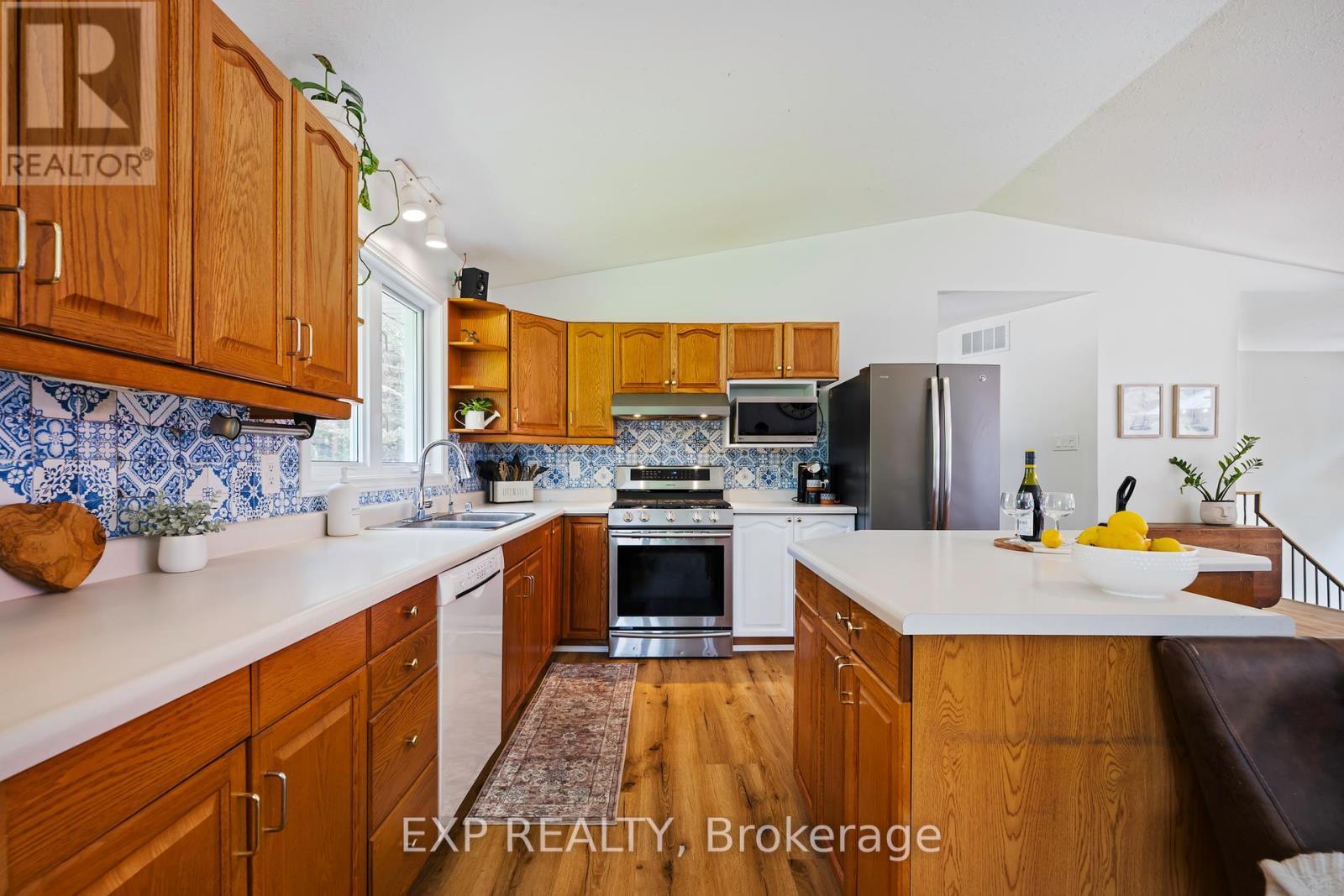 506097 Highway 89, Mulmur, ON - Indoor Photo Showing Kitchen With Double Sink