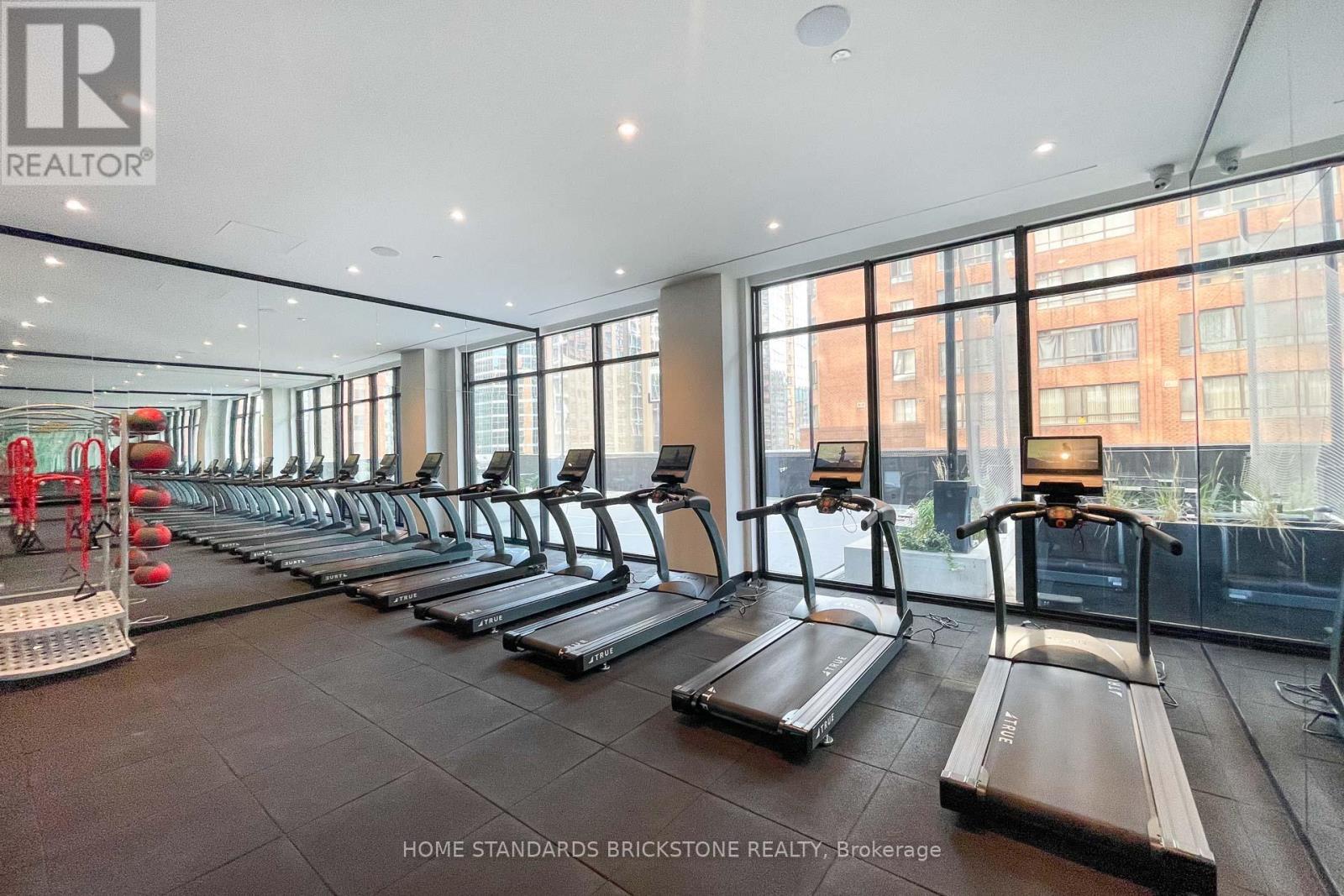 510 - 20 Edward Street, Toronto, ON - Indoor Photo Showing Gym Room