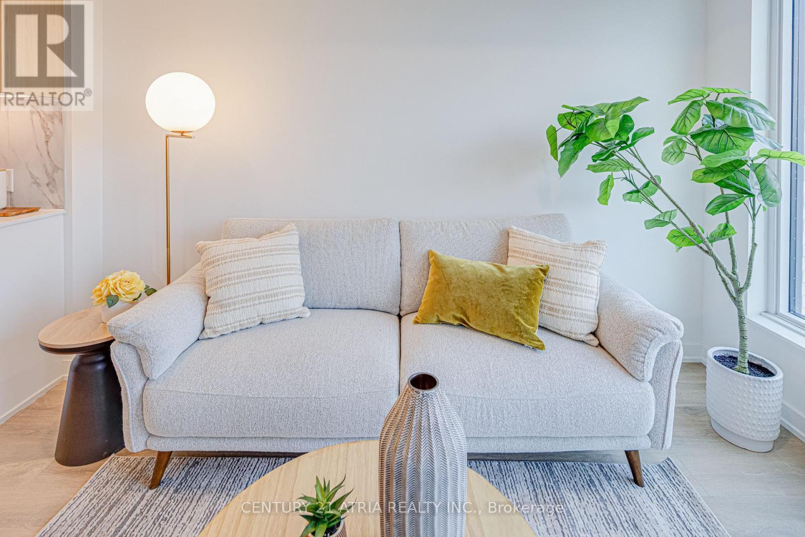 217 - 1100 Sheppard Avenue W, Toronto, ON - With Exterior