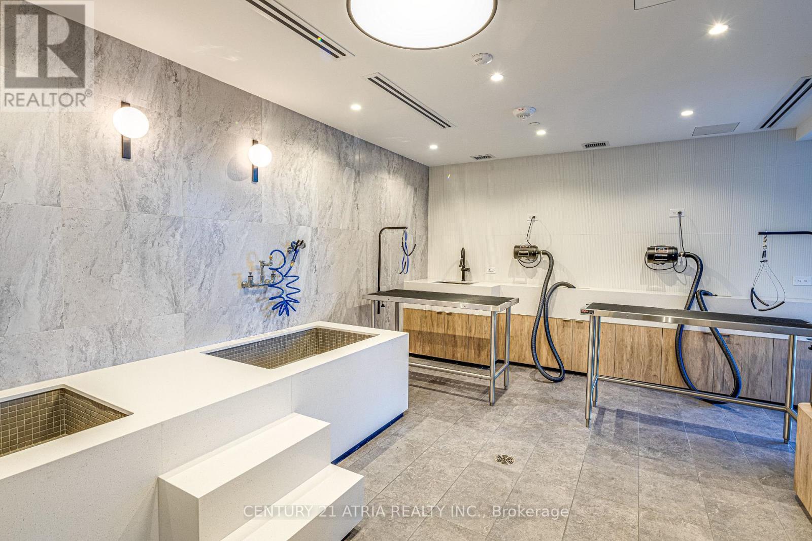 217 - 1100 Sheppard Avenue W, Toronto, ON - Indoor