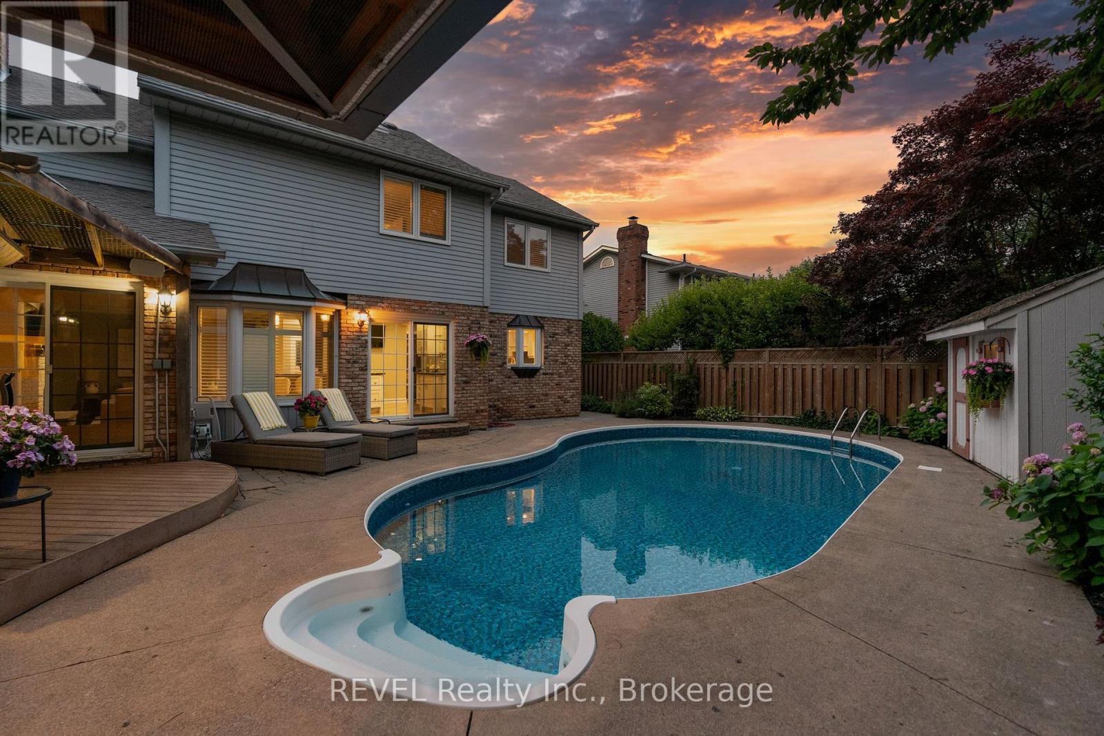 78 Sovereign Drive, St. Catharines (Glendale/Glenridge), ON - Outdoor With In Ground Pool