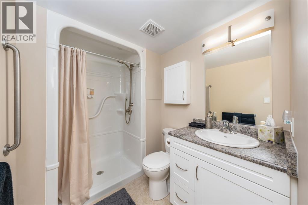 180 Bunker Avenue Unit# 1+D, St Clair, ON - Indoor Photo Showing Bathroom