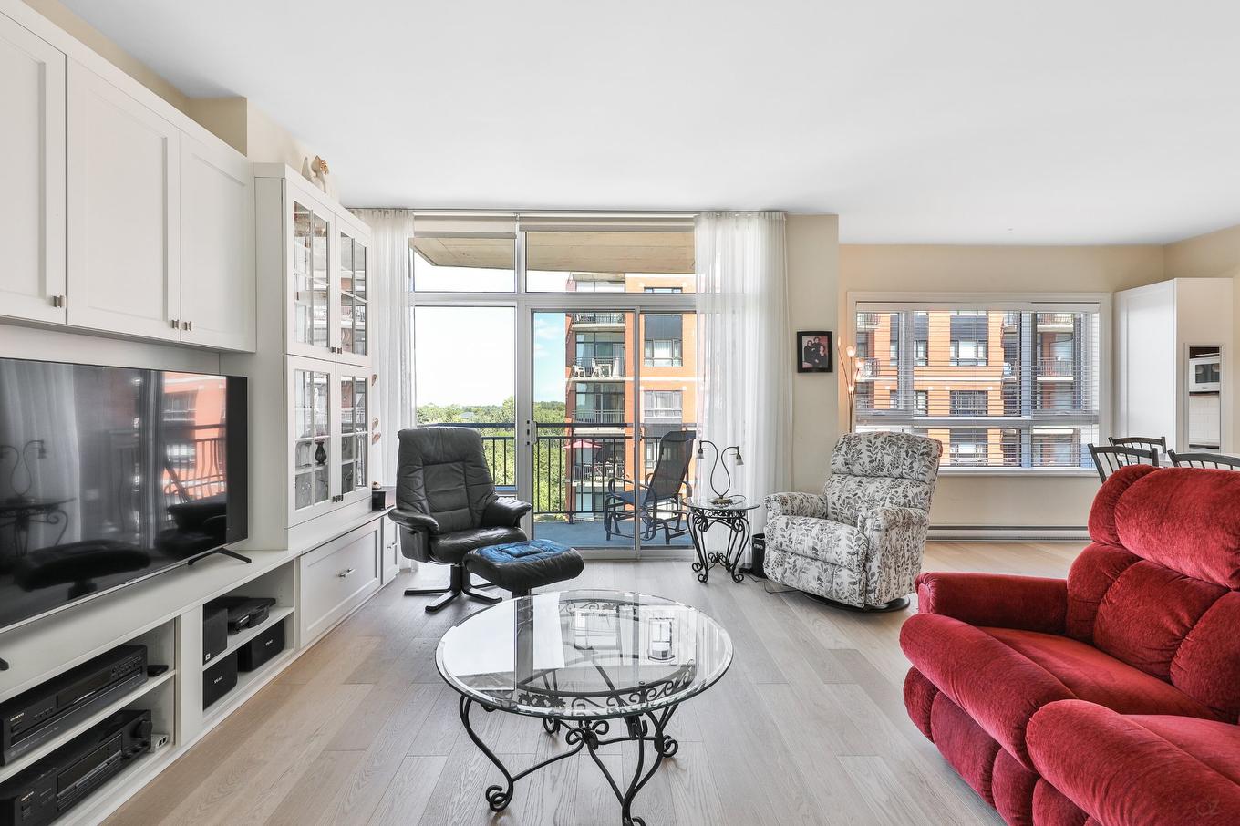 Salon - 704-25 Prom. Des Îles, Laval (Chomedey), QC - Indoor Photo Showing Living Room