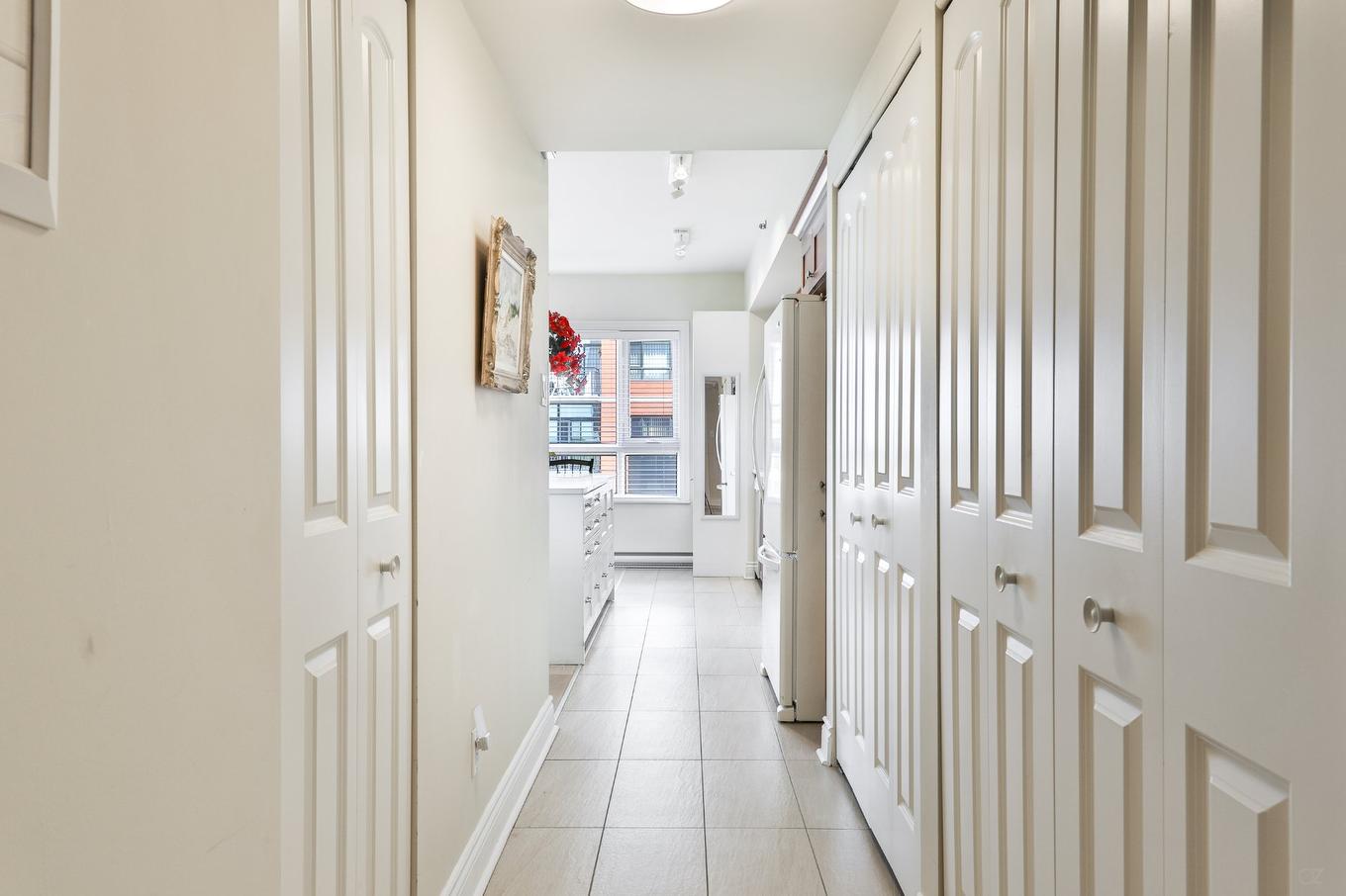 Hall d'entrée/Vestibule - 704-25 Prom. Des Îles, Laval (Chomedey), QC - Indoor Photo Showing Other Room