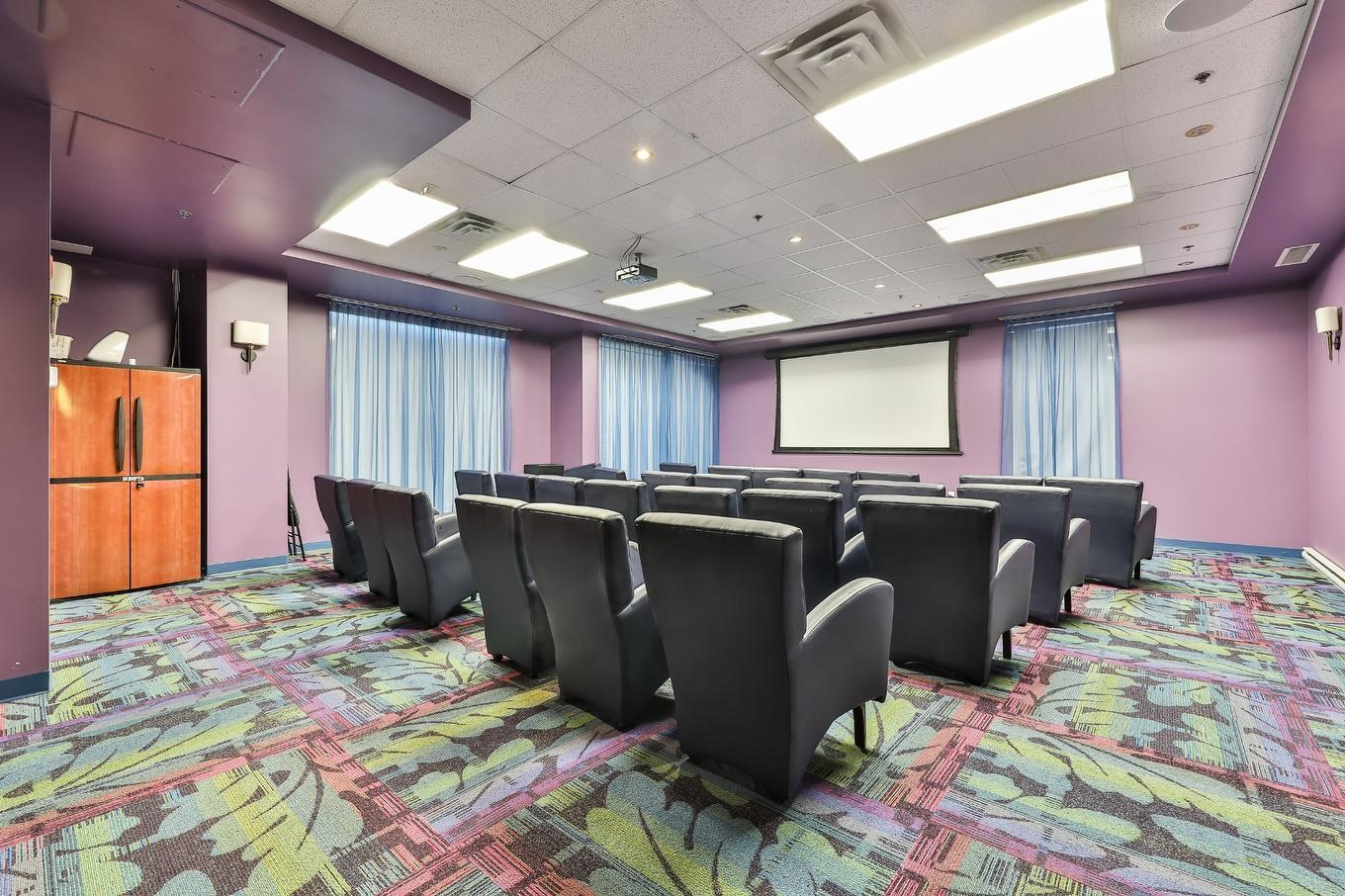 Salle communautaire - 704-25 Prom. Des Îles, Laval (Chomedey), QC - Indoor Photo Showing Other Room