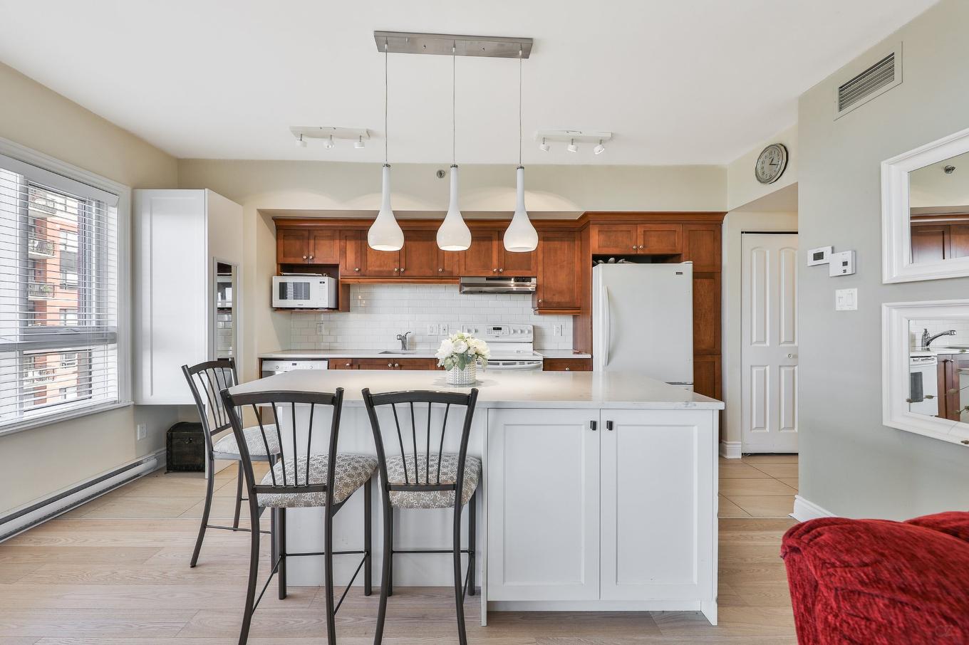 Cuisine - 704-25 Prom. Des Îles, Laval (Chomedey), QC - Indoor Photo Showing Kitchen