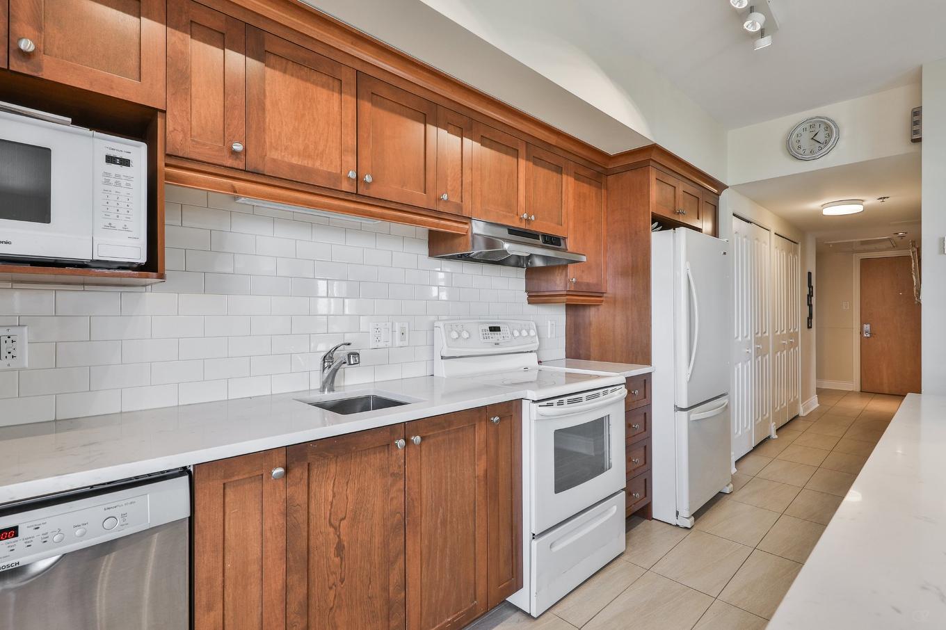 Cuisine - 704-25 Prom. Des Îles, Laval (Chomedey), QC - Indoor Photo Showing Kitchen