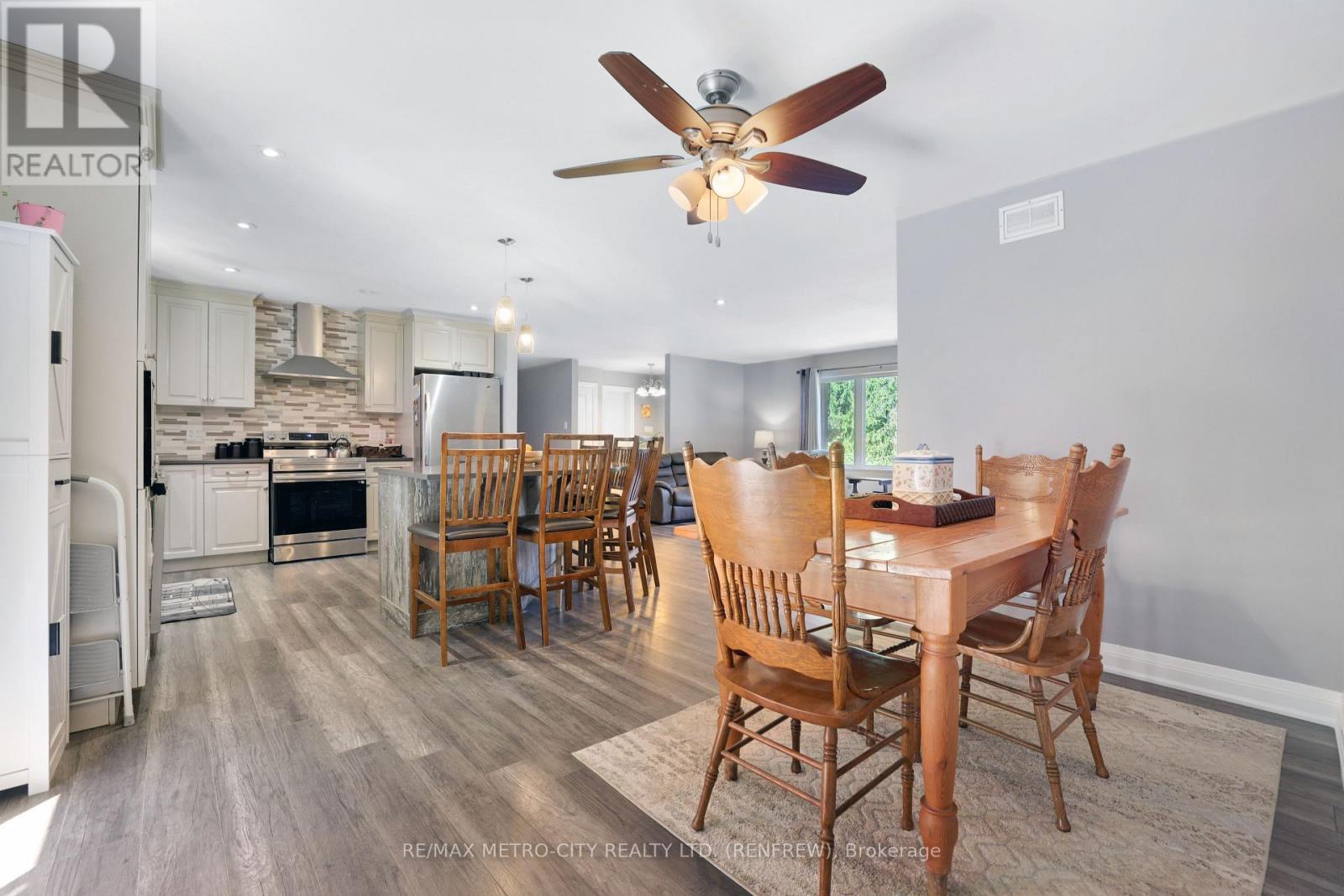 2457 Burnstown Road, Mcnab/Braeside, ON - Indoor Photo Showing Dining Room