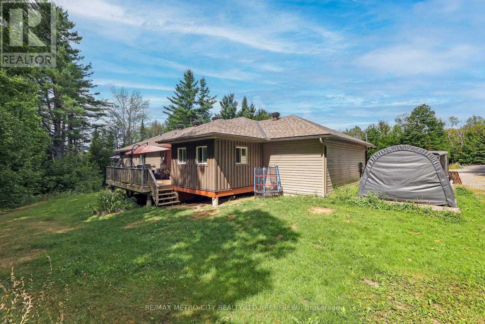 2457 Burnstown Road, Mcnab/Braeside, ON - Outdoor With Deck Patio Veranda