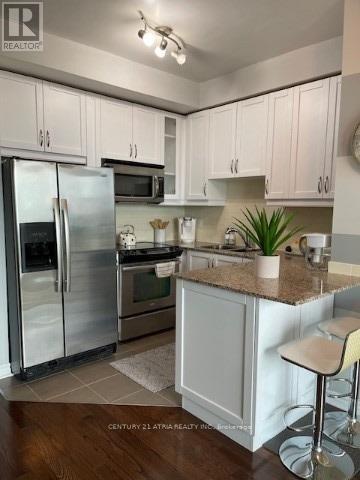 1412 - 18 Holmes Avenue, Toronto, ON - Indoor Photo Showing Kitchen