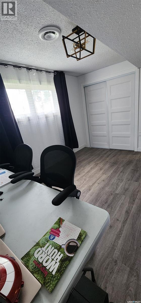 613 Peters Avenue, Oxbow, SK - Indoor