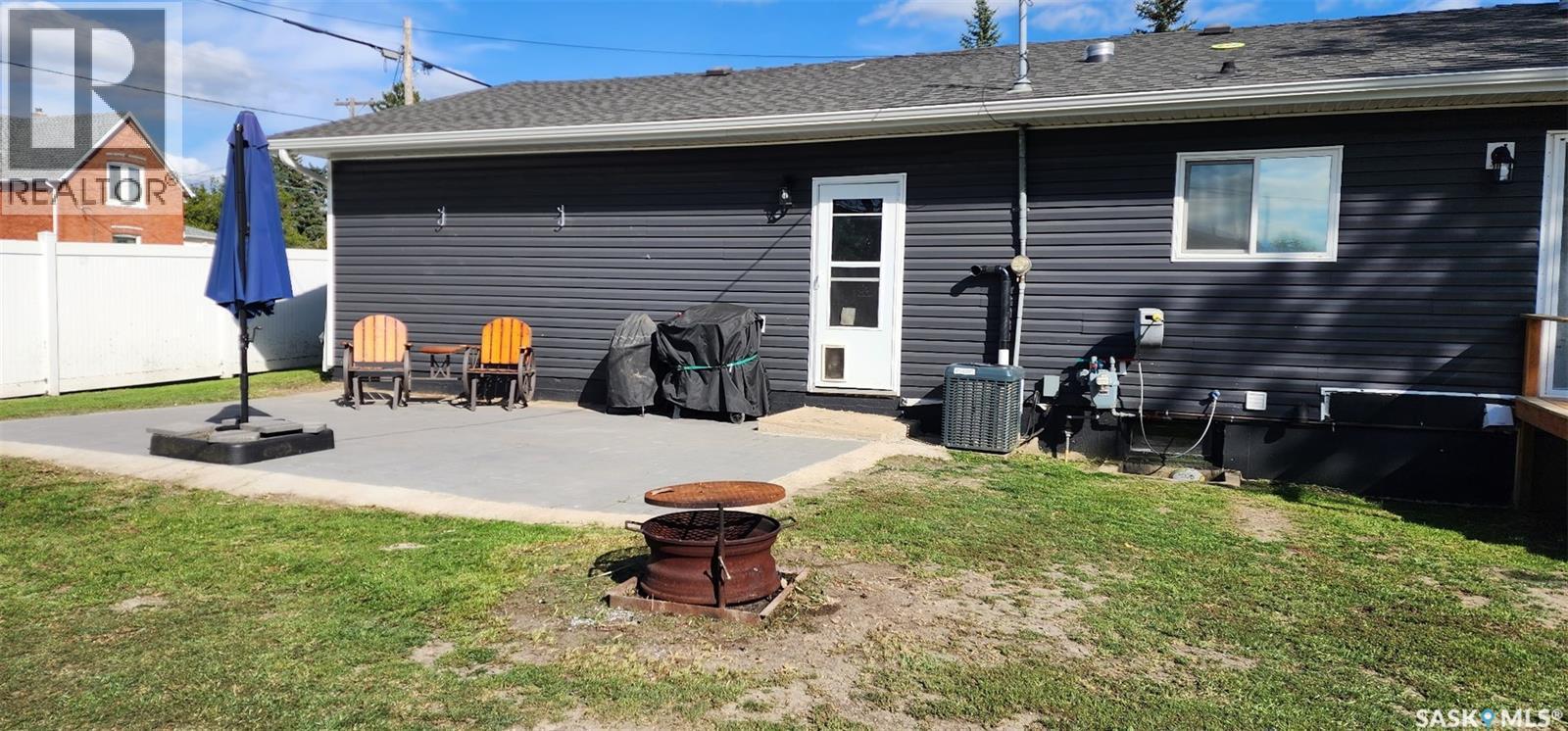 613 Peters Avenue, Oxbow, SK - Outdoor With Deck Patio Veranda With Exterior