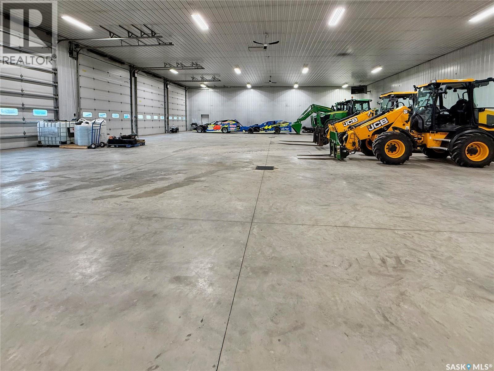 Moose Mountain Shop, Moose Mountain Rm No. 63, SK - Indoor Photo Showing Garage