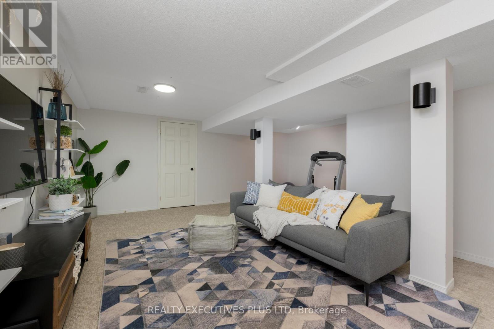 29 Perthshire Court, Hamilton, ON - Indoor