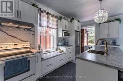 Lots of natural sunlight -