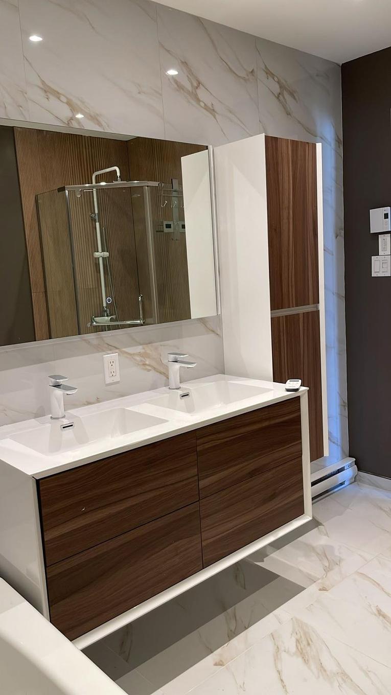 Bathroom - 240 Rue Renoir, Saint-Constant, QC - Indoor Photo Showing Bathroom