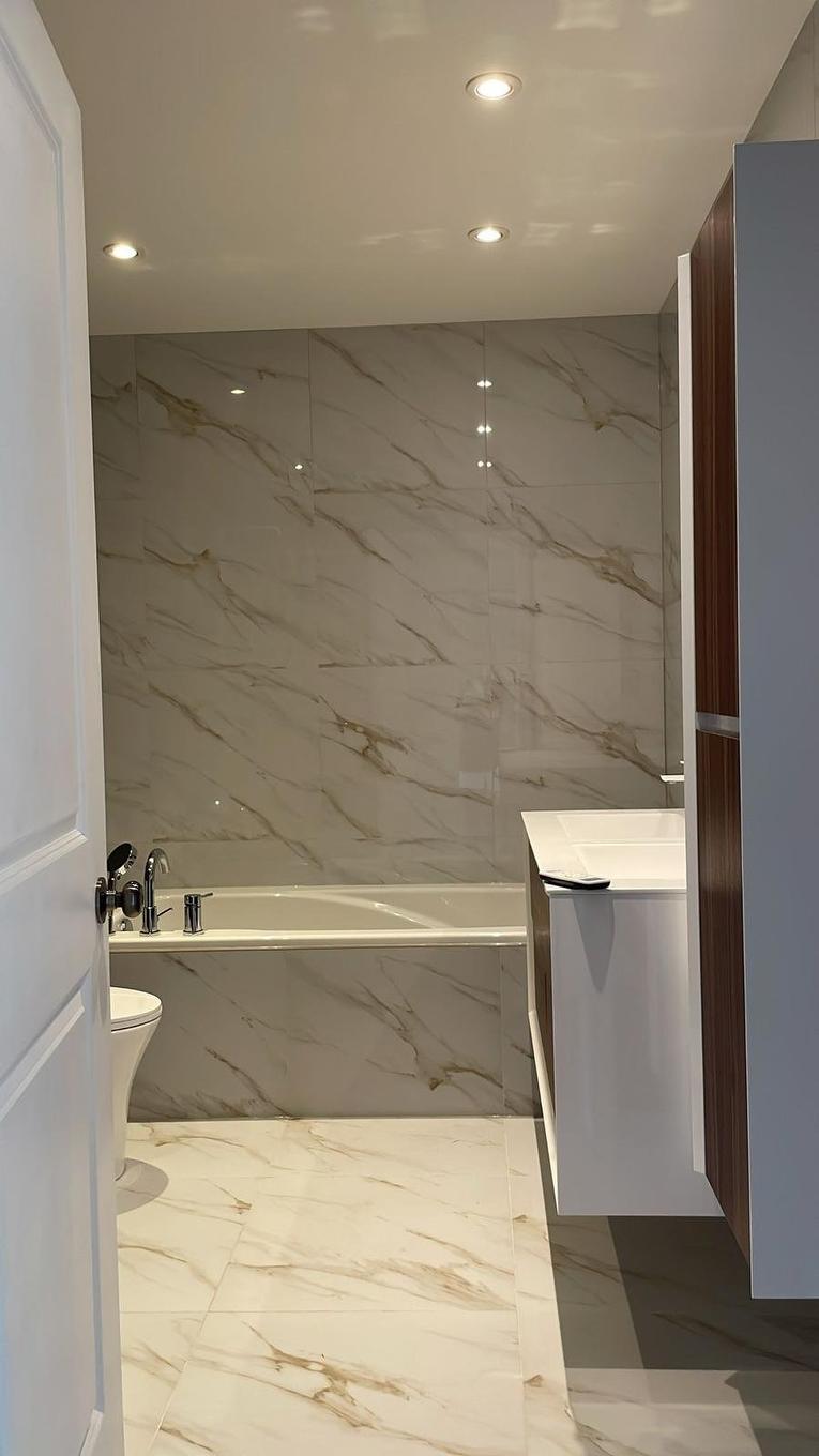 Bathroom - 240 Rue Renoir, Saint-Constant, QC - Indoor