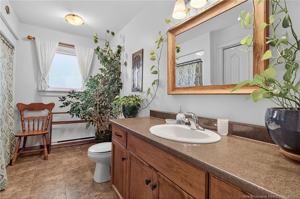 144 Oak Ridge Dr, Moncton, NB