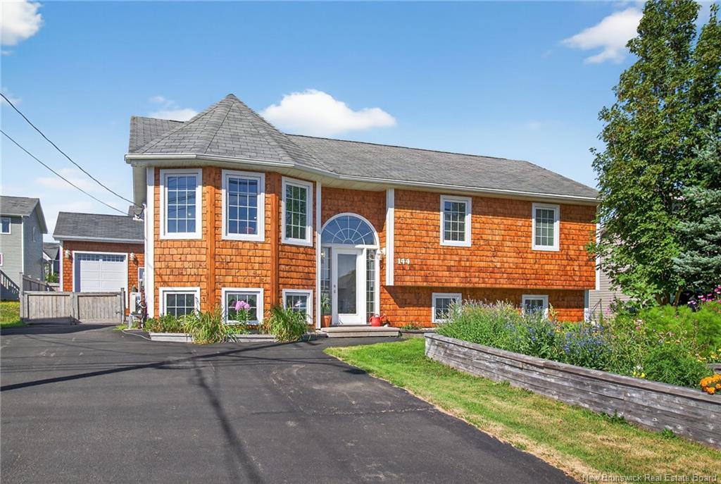 144 Oak Ridge Dr, Moncton, NB
